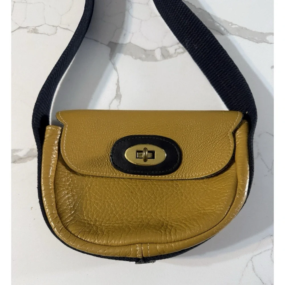 Vintage Davey's Yellow Pebbled Leather Turnlock Shoulder Bag Purse 70s